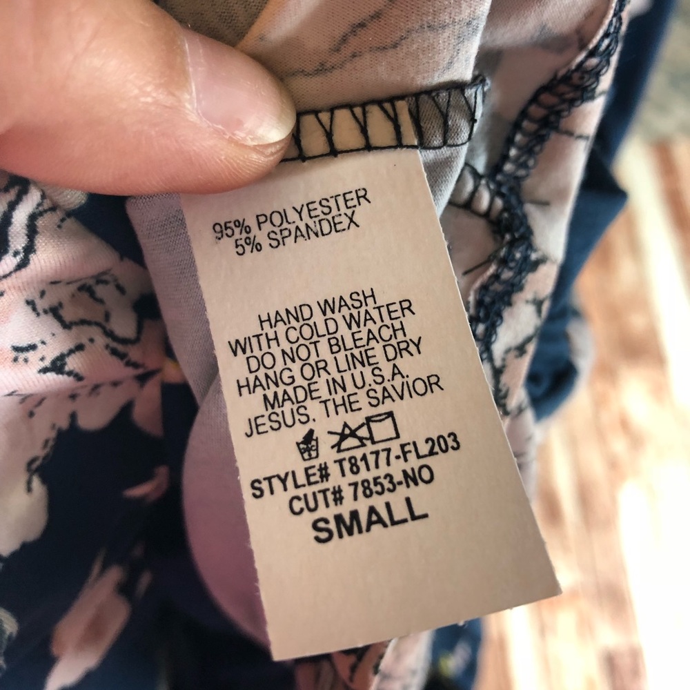 Last 1! SMALL Navy Floral Soft Twist Knot Top - Picture 4 of 4